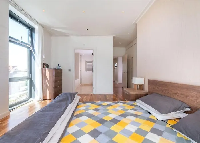 Penthouse Canary Wharf - Free Wifi