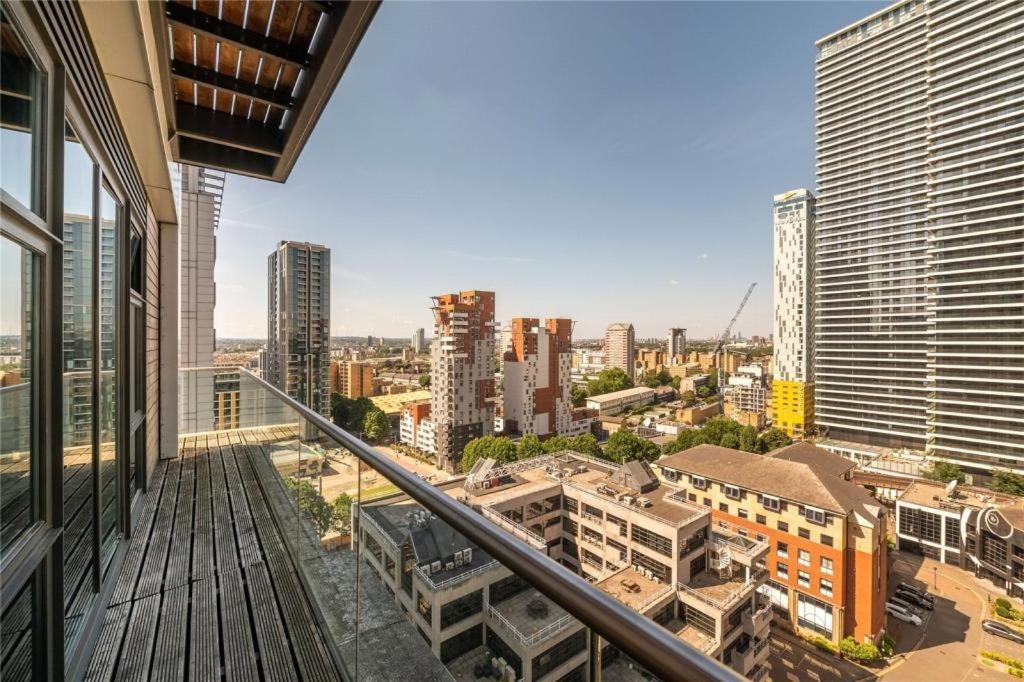Penthouse Canary Wharf - Free Wifi Апартаменты *